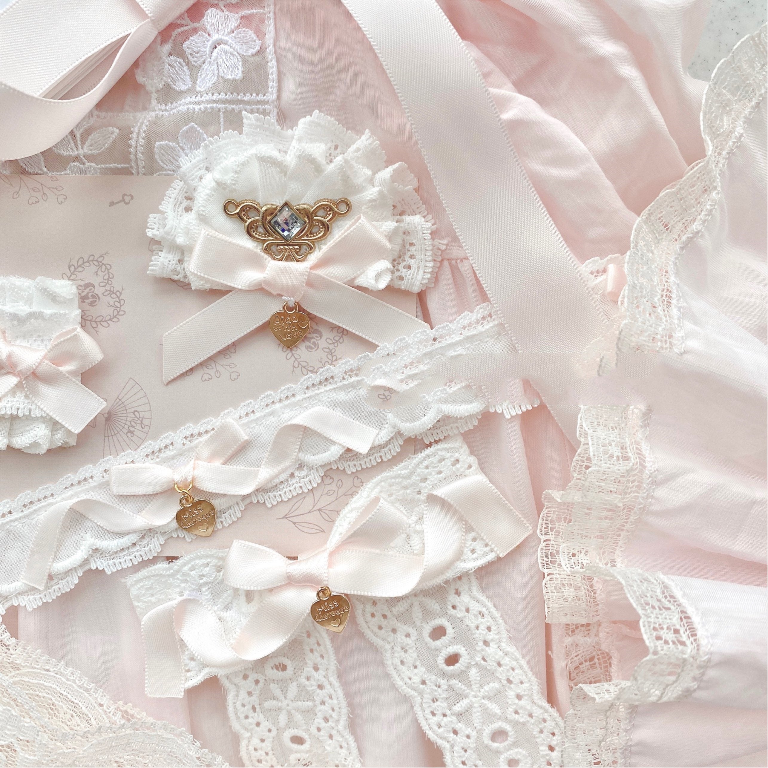 Pink and white bow hair clips, brooches   HA1577
