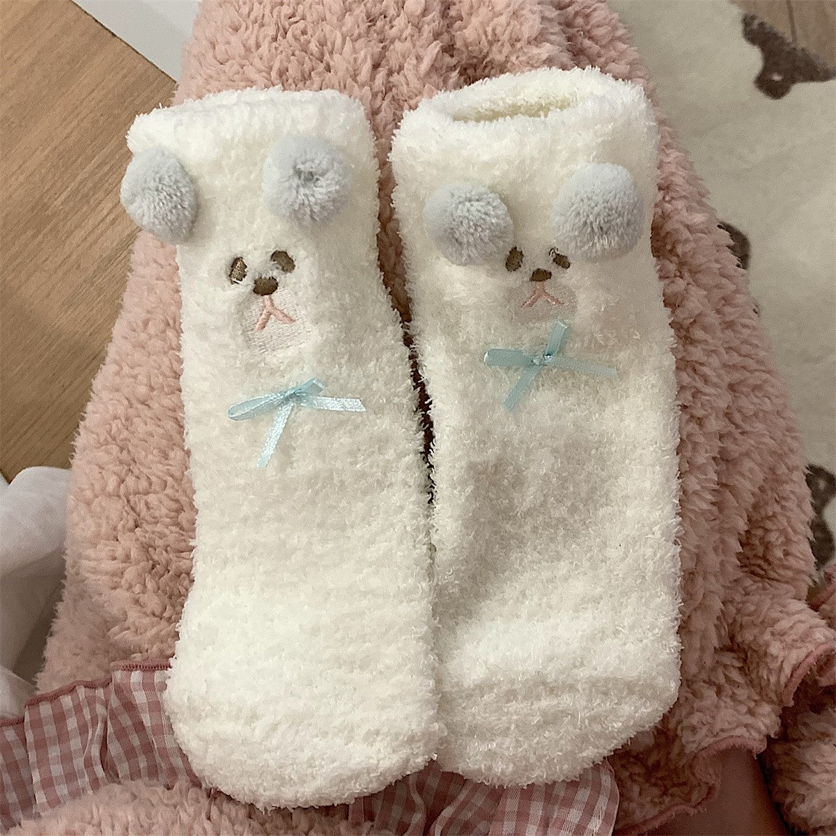Cute fluffy floor socks   HA1337