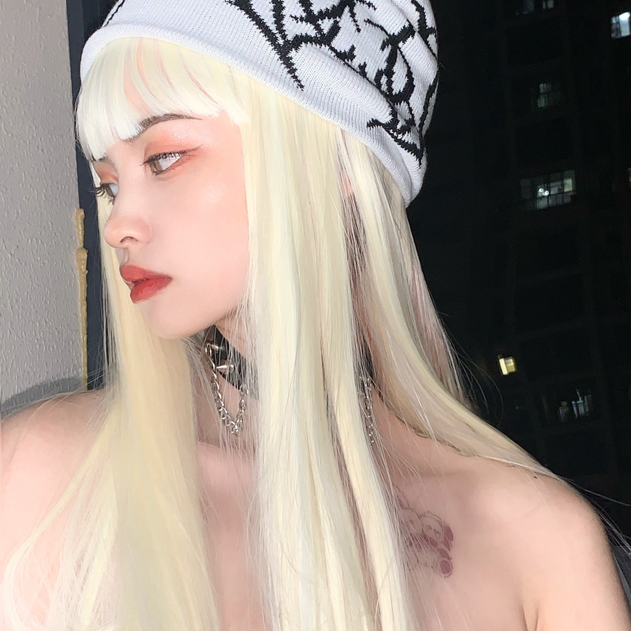 Light blonde long straight hair   HA1318