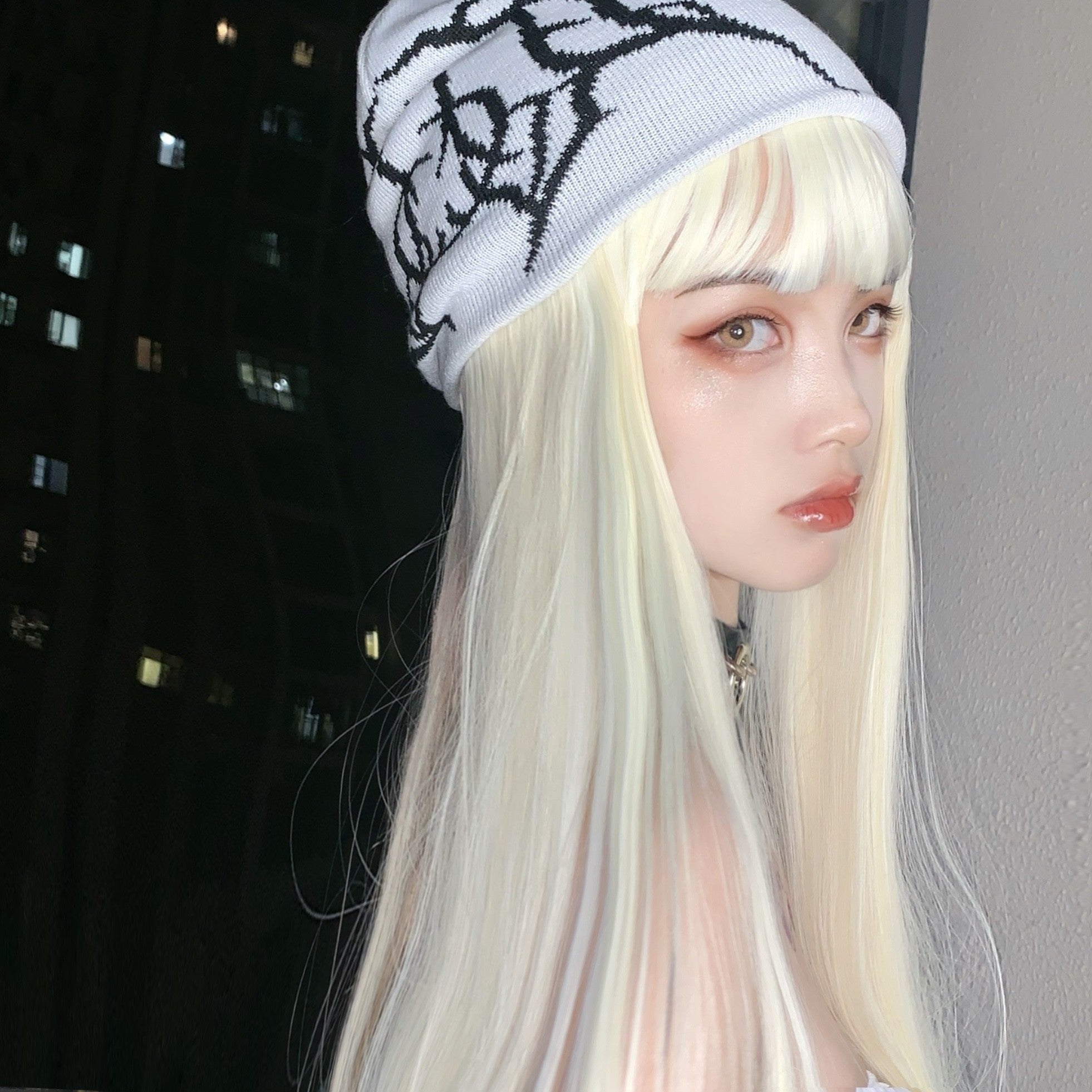 Light blonde long straight hair   HA1318