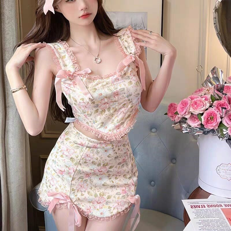 Sweet Floral Camisole and Hip Skirt Two-Piece Set   HA1897