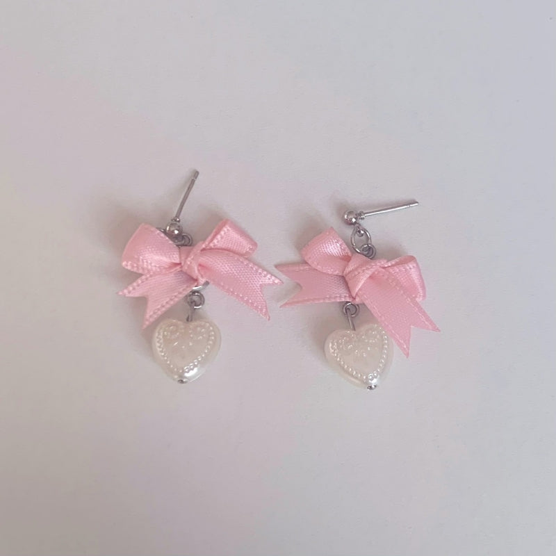 Bow Heart Carved Earrings   HA2178