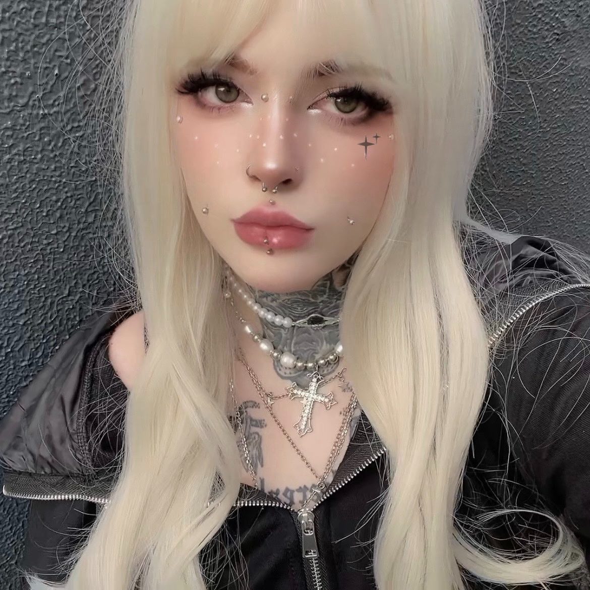 Creamy Off-White Long Curly Hair HA0583
