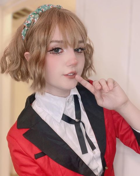 Gold Short Roll Wig HA0156