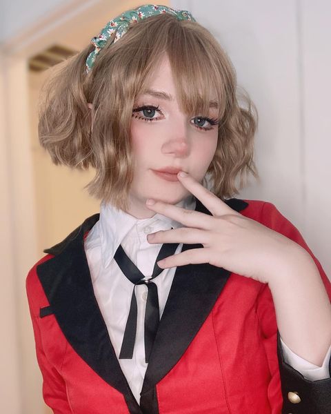 Gold Short Roll Wig HA0156