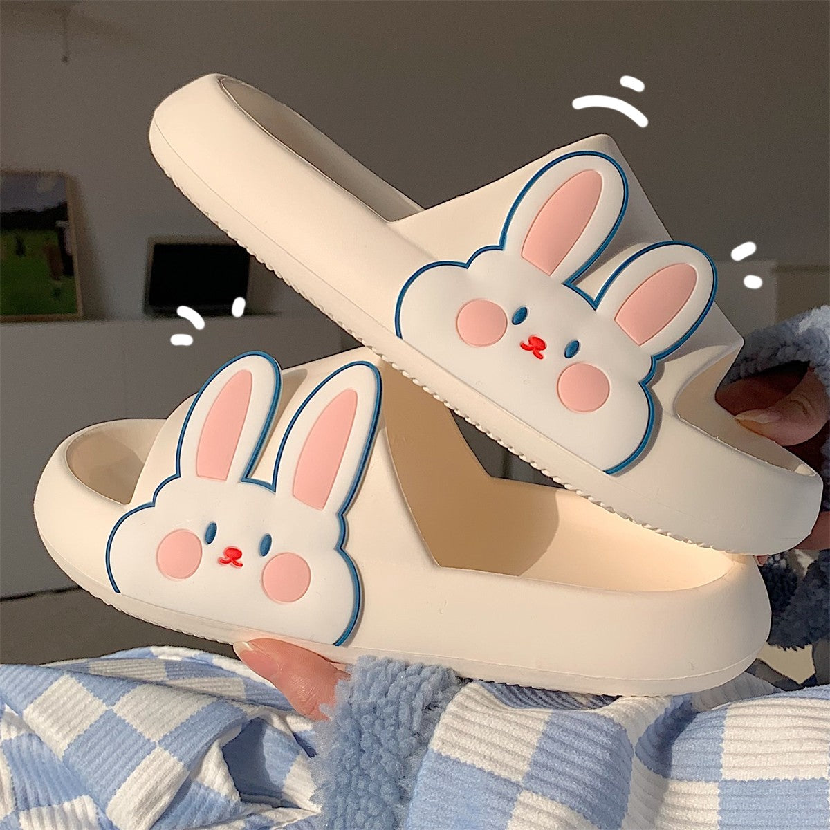 Cute and soft bunny slippers   HA1338