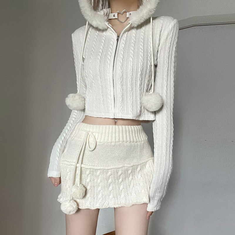 Twist-textured fur-paneled hooded sweater   HA1552