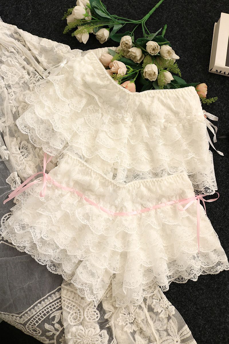 Versatile loose lace hot pants three-point pants  HA0405