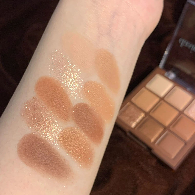 Nine Color Eyeshadow Palette HA0940