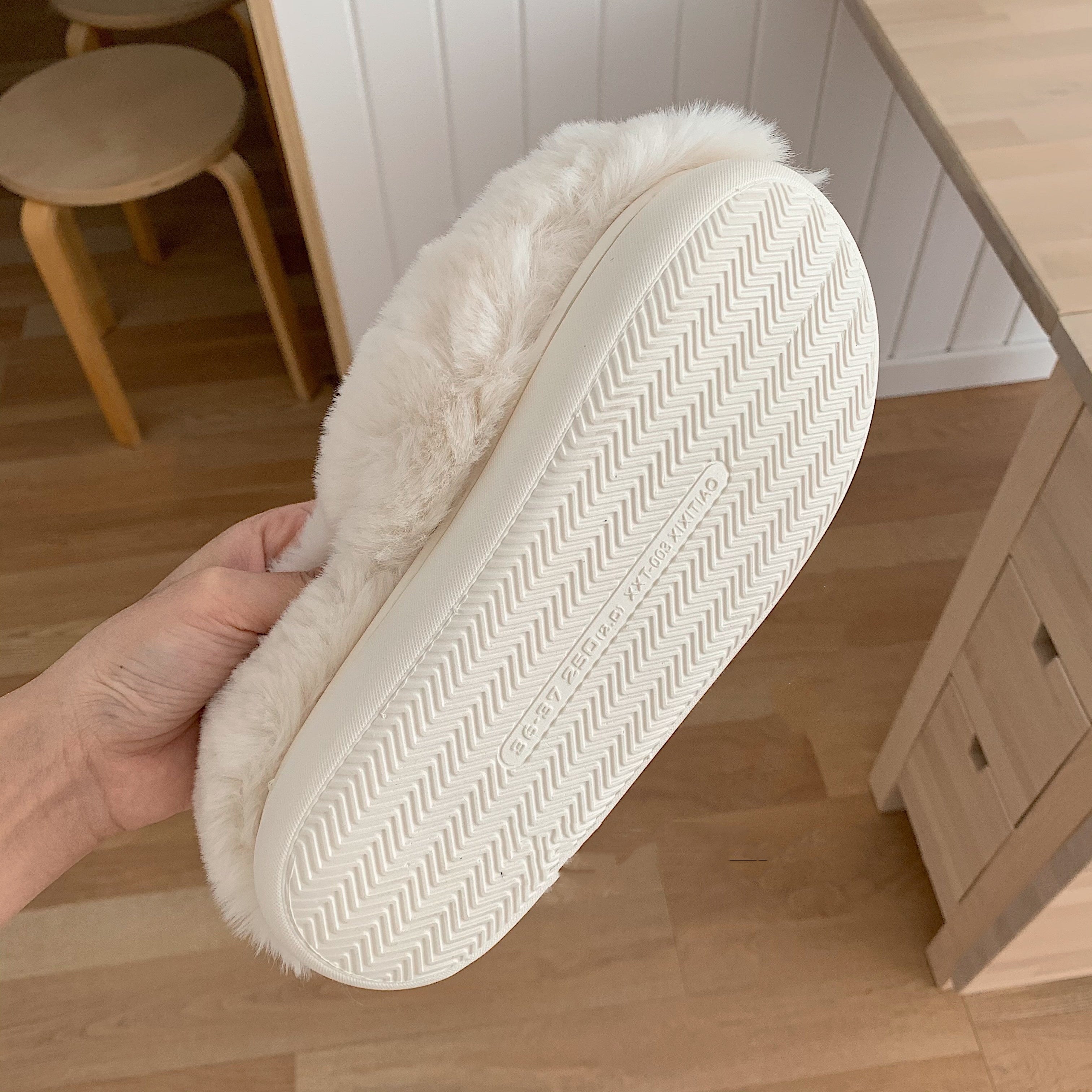 Cute Cat Paw Cotton Slippers   HA1340